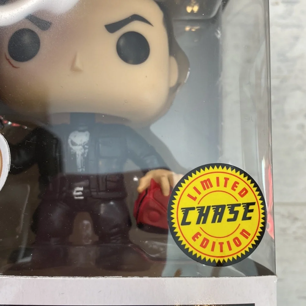 Funko Pop Punisher Chase #216 Marvel Daredevil Bobble Head - Picture 4 of 10